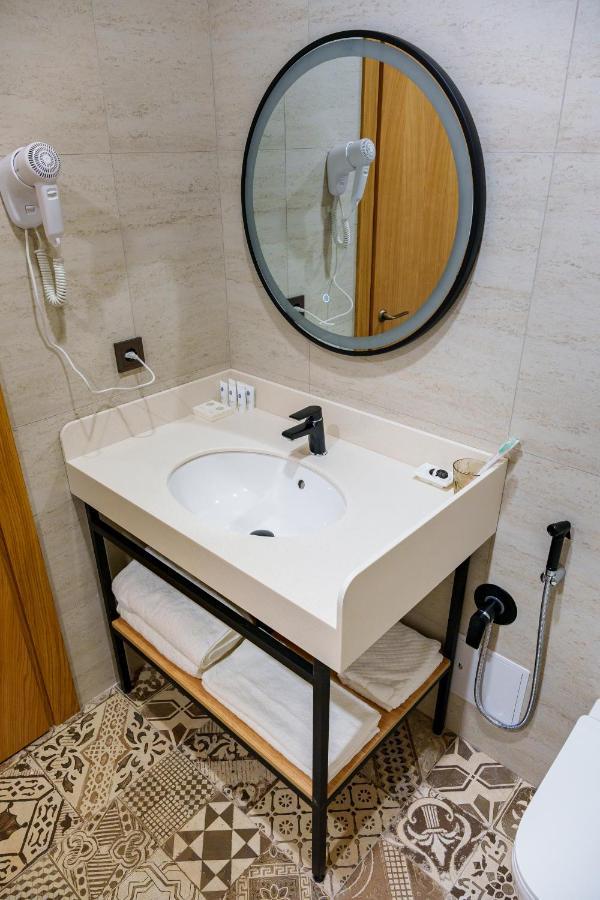 Dami Almaty Hotel Εξωτερικό φωτογραφία