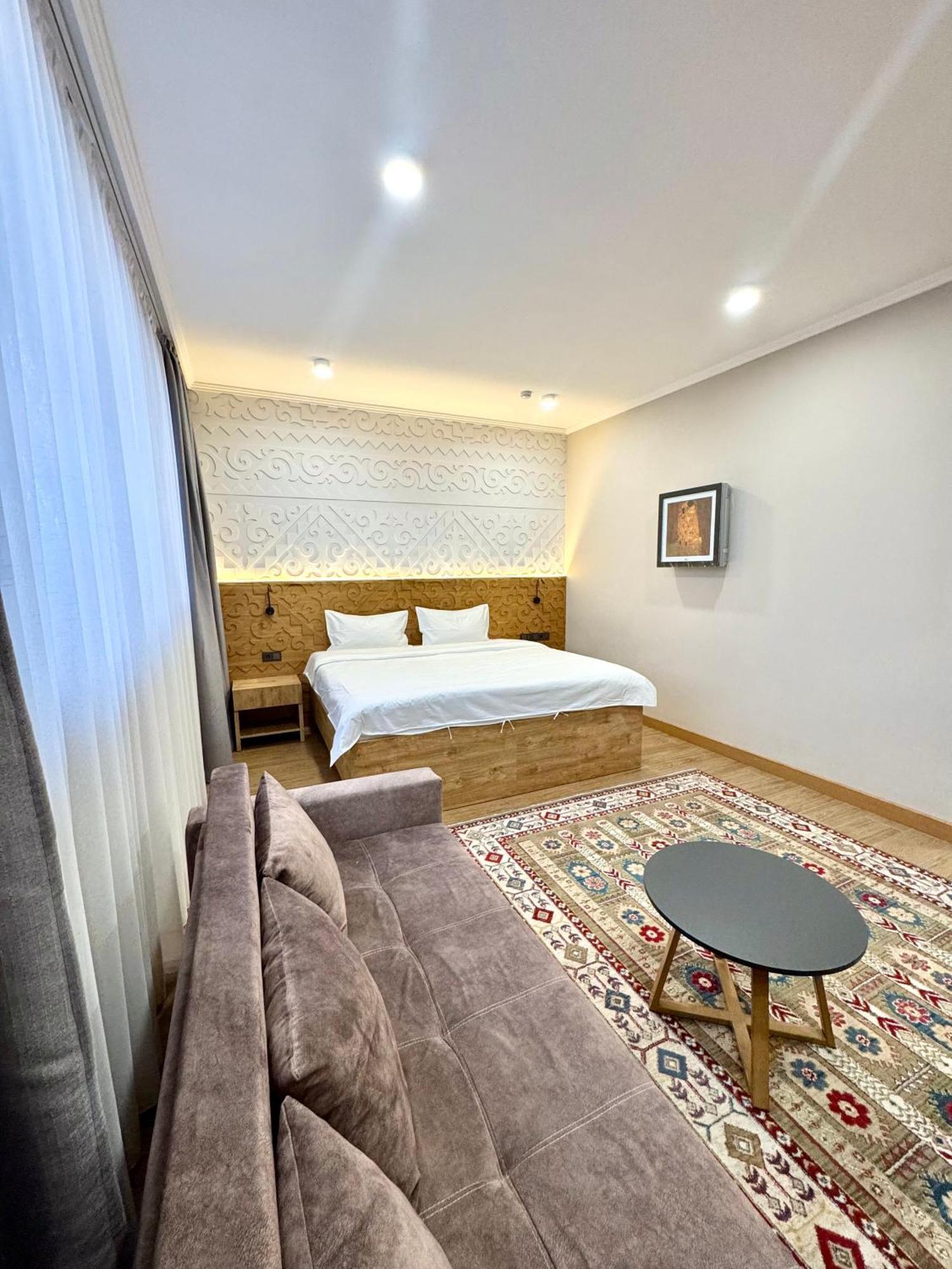 Dami Almaty Hotel Εξωτερικό φωτογραφία